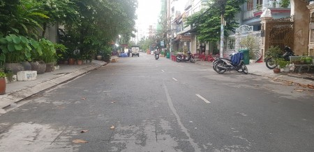 Nhà chính chủ chưa qua đầu tư, thích hợp cho đầu tư kinh doanh buôn bán mọi ngành nghề hoặc ở