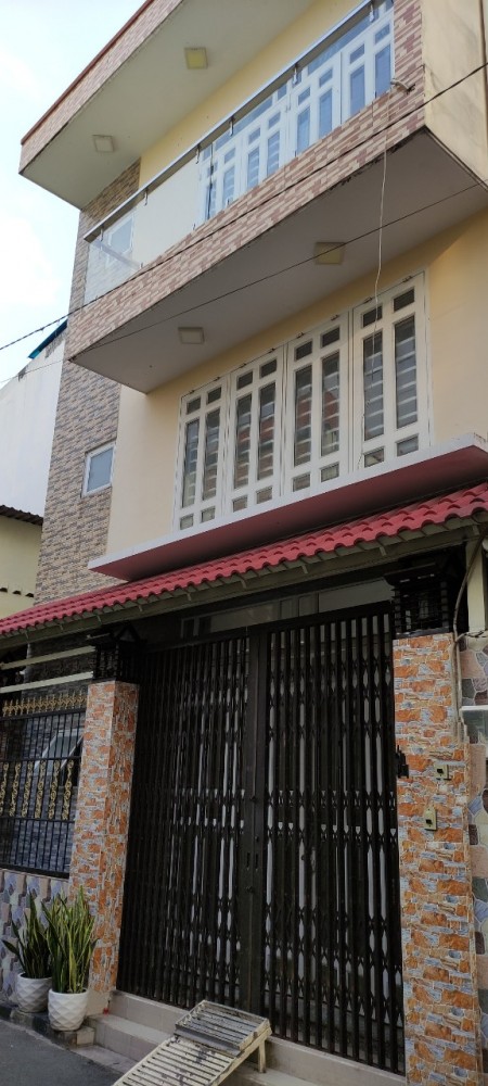 Bán nhà sát Độc Lập Quận Tân Phú, 2 tấm, xe tải đỗ cổng chỉ nhích 5 tỷ.
