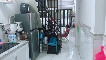 Cần bán nhà đường Nguyễn Thị Nhỏ Quận Tân Bình 30m2 giá rẻ 3 tỷ 2