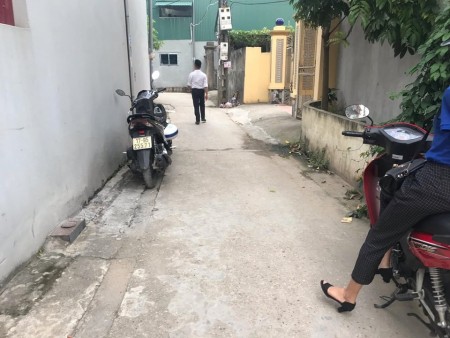 Bán đất Ngọc Động, Đa Tốn, đường oto 4 vào nhà giá chỉ 28tr/m2