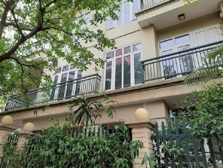 Bán biệt thự Tố Hữu, vỉa hè, ô tô. 140m2 4T giá 15 tỷ