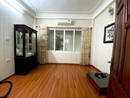 Siêu phẩm Trần Quốc Hoàn 43m, 4t, mt 4.15m, giá 7.5 tỷ