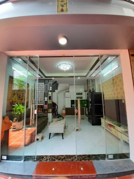 Chính chủ bán nhà Hoàng Mai ô tô đỗ cửa