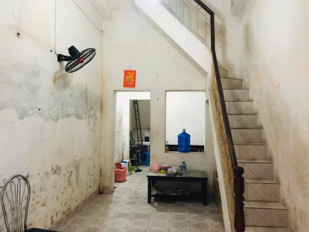 Nhà Ngõ Tạ Quang Bửu 32m-3 tầng- 3m mặt tiền giá chỉ 2.7 tỷ