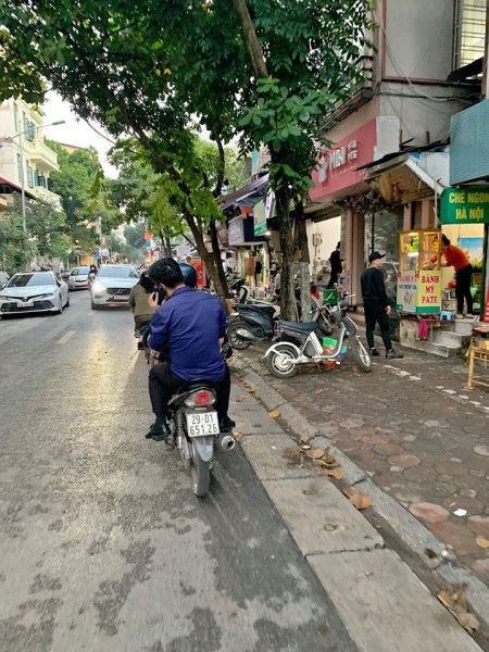 Bán gấp nhà mặt phố kim ngưu hai bà trưng kinh doanh sầm uất,7 tầng , mt 4.6m, vỉa hè 8m