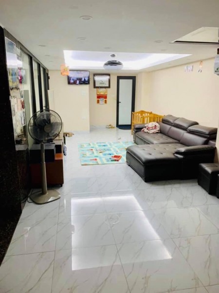 Cực Hiếm – 20m ra Phố Tạ Quang Bửu, 35m2, giá 3,75 tỷ.