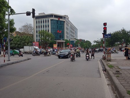 Bán Nhà Phân Lô Phan Kế Bính, Ba Đình, 2 Mặt Thoáng, Gara Ô Tô, DT 50m2, MT 4m. Giá 12 Tỷ.