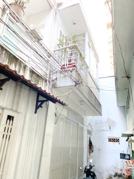 Nhà Bán: Hẻm 137 Âu Dương Lân Phường 2 Quận 8