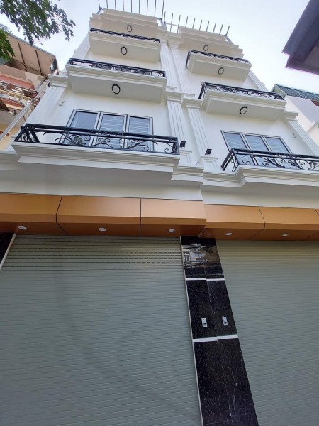 Chính chủ cho thuê nhà 3 tầng vị trí đẹp, kinh doanh đường Nguyễn Chính. Liên hệ: 0948909126