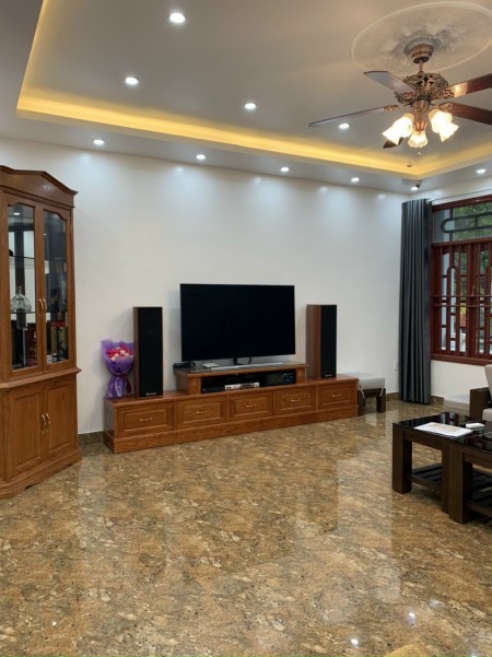 Bán nhà mặt phố Nguyễn Chí Thanh, TP HD, 74.3m2, 4 tầng, mt 6.1m, 8.2 tỷ, vị trí cực đẹp