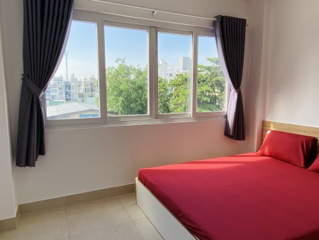 Căn 1phòng ngủ và bếp riêng biệt, cửa sổ lớn view đẹp tòa chính chủ