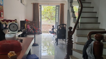 NHÀ Ô TÔ đỗ, NGÕ THÔNG Cổ Linh Bát Khối 44m2 4 tầng giá 3.05 tỷ