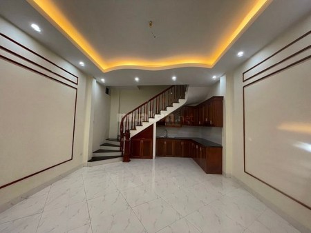 Cho thuê nhà nguyên căn tại ngõ 288 đường Hoàng Mai, quận Hoàng Mai, Hà Nội