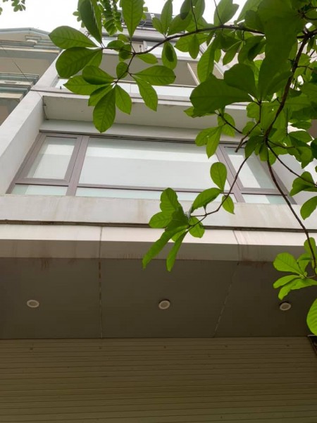 Bán nhà: KĐT Đại Kim, DT: 60m2*5,5T, MT: 4,2m, sổ đỏ CC, giá: 13,5 tỷ, LH: 0977686830