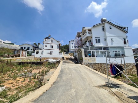 Bán nhà tặng nội thất sang trọng, view đẹp Đà Lạt (Chỉ còn 2 căn)
