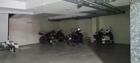 Bán nhà Lê Đức Thọ 160m2,7tầng, MT 7.6m, oto tránh, giá chỉ 29 tỷ.