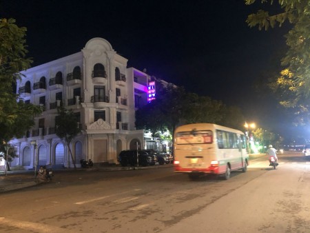 Đi đến slide 2