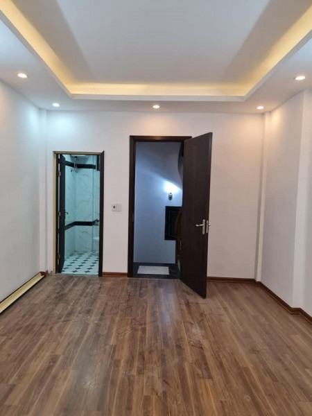 bán nhà trung tâm đông mỹ, phân lô liền kề , diện tích sổ đỏ 120m2, ô tô 7 chỗ đỗ cửa, mặt tiền 5m x 24m2, nhà xây kiên cố 2.5 tầng, bán đất tặng nhà...?