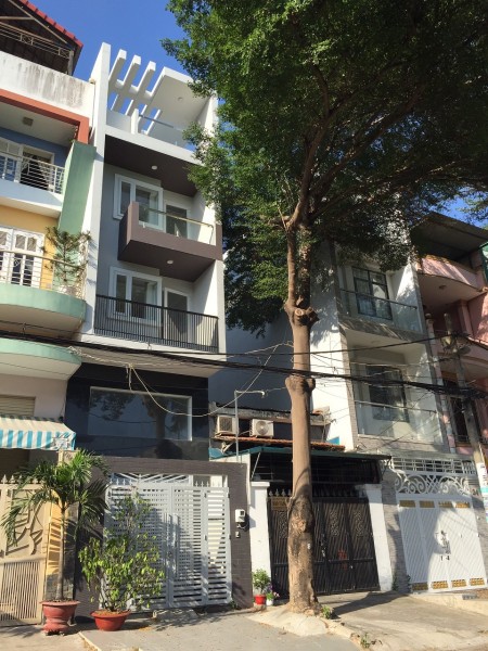 Nhà đẹp, hiện đại NTCC (4x18)đúc 4.5 tấm đường 10m Cư xá phú lâm D