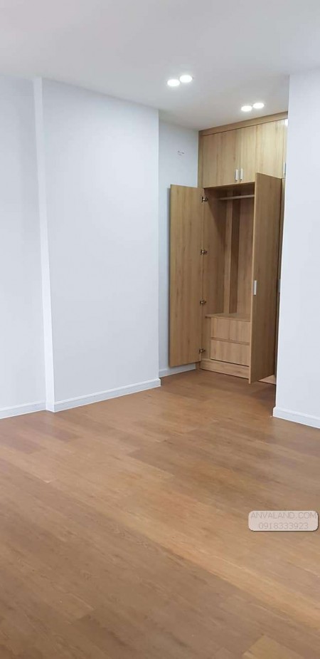 Gia đình chia tài sản Bán gấp Trong Tháng nhà 200/2C Nguyễn Tiểu La, Phường 6, Quận 10, 48M2, 3PN, 3WC, 3 Tầng, giá 5 tỷ 9