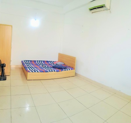 Chính chủ cho thuê phòng trọ khép kín có ban công, rộng 32m2, phòng tầng 3