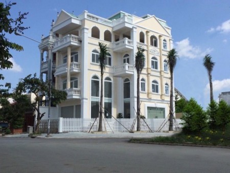 CHO THUÊ VP 600M2 HẦM 5 LẦU SÀN TRỐNG SUỐT THANG MÁY BÌNH AN QUẬN 2