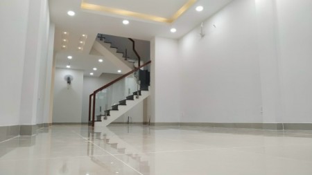 Cần tiền bán gấp nhà hẻm 4m Lạc Long Quân, P.5, Quận 11.