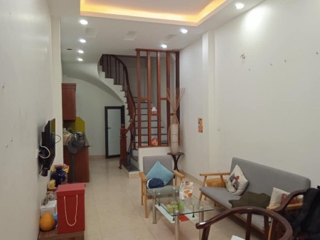 BÁN NHANH NHÀ HOÀNG MAI, LÔ GÓC 32M2 x 5 TẦNG, ĐẸP LONG LANH, GIÁ NHỈNH 3 TỶ