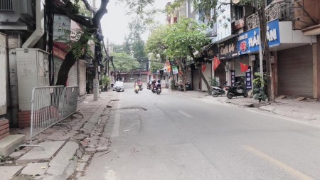 MẶT PHỐ Thành Công, BA ĐÌNH - KINH DOANH VÔ ĐỊCH.chỉ 220tr/m2