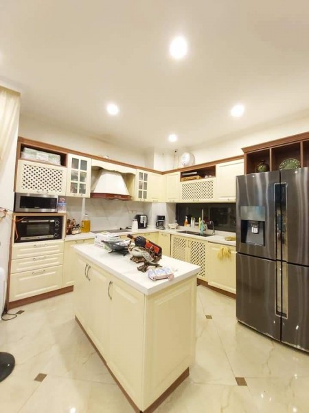 Bán Nhà Long Biên, Ô Tô Đỗ Cửa,Diện Tích 60m2 x 4 Tầng, Gía 4 Tỷ Hơn Có Thương Lượng