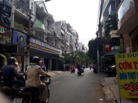 Cho thuê nhà nguyên căn trên đường Bàu Cát 1 quận Tân Bình. Nhà trệt 3 lầu gần trường học 5.5x18m