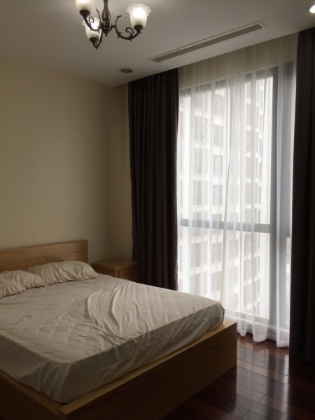 (vào ngay) Cho thuê căn hộ chung cư Royal City 2Pn 93m2 đầy đủ nội thất.Giá:17Tr/Tháng
