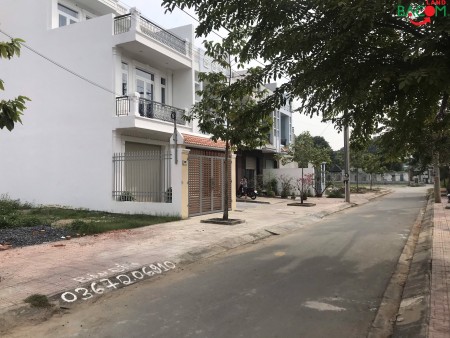 Bán lô đất đẹp vuông vức, P.bửu long, DT: 81m2. Chỉ: 3tỷ