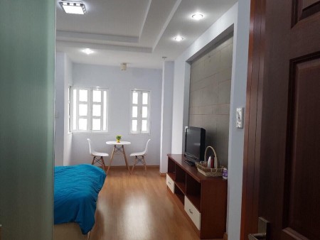 Bán nhà HXH đường Dương Quảng Hàm khuân viên rộng rãi DT: 80m2 giá hơn 7 tỷ: lh 0909484131