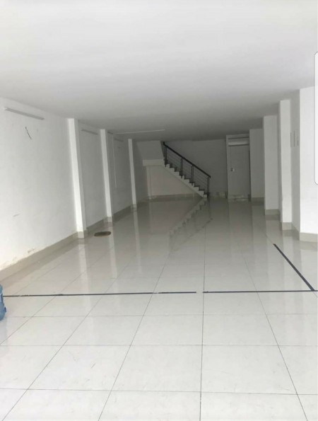Cho thuê nhà 1 trệt + 2 lầu 35 triệu đường Huỳnh Tấn Phát, Quận 7