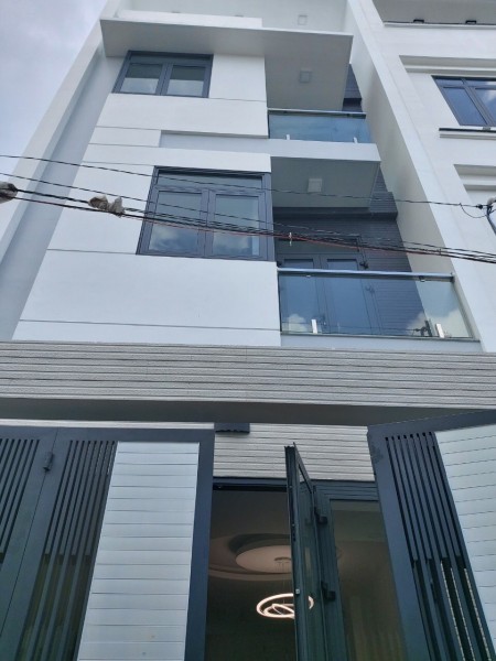 Bán gấp nhà SHR 3 lầu giá rẻ đường Chiến Lược, Bình Tân. LH 0399 492 606 chính chủ