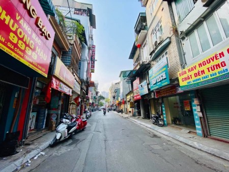 Bán nhà vi trí rất đắc địa mặt phố thanh xuân rất sầm uất 5 tầng giá siêu rẻ