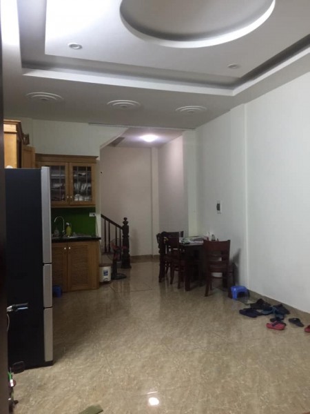 Bán nhà Phố Nguyễn Khang, nhà đẹp, tặng full Nội Thất xịn, giá chưa đến 4 tỷ.