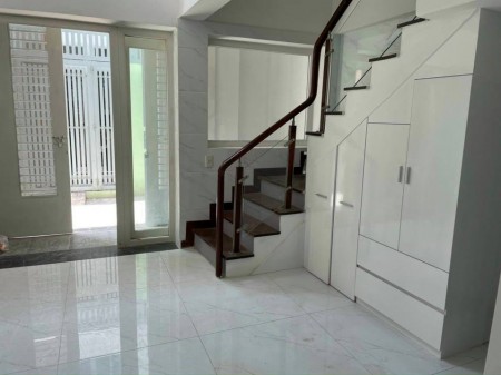 Nhà rẻ Trung tâm Phú Nhuận, dt 20m2, giá GIẢM chỉ 3.8 tỉ