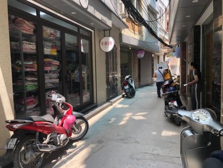 Nhà đẹp Đường Khương Đình, Q Thanh Xuân, DT 37m2x5 tầng.