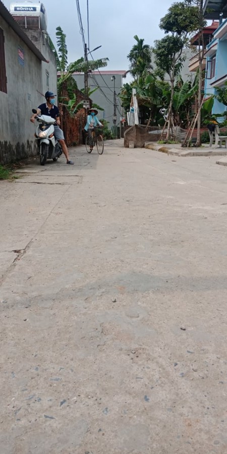 BÁN ĐẤT PHỐ TÂN THỤY. LONG BIÊN. NGÕ RỘNG 6 M, THÔNG TỨ TUNG