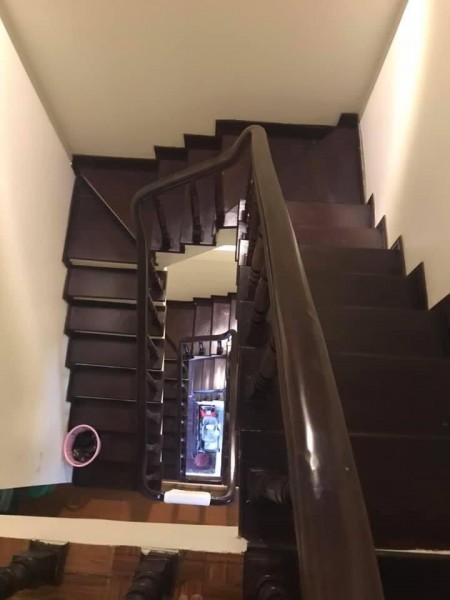 Bán nhà Trần Quốc Hoàn, ô tô kinh doanh gần phố ở ngay hai thoáng vĩnh viễn