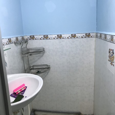 Bán gấp nhà chính chủ đang ở hẻm Âu Cơ, gần ngã tư Âu Cơ -Lạc Lạc Quân, F.5, Quận 11. Giá 3,3tỷ