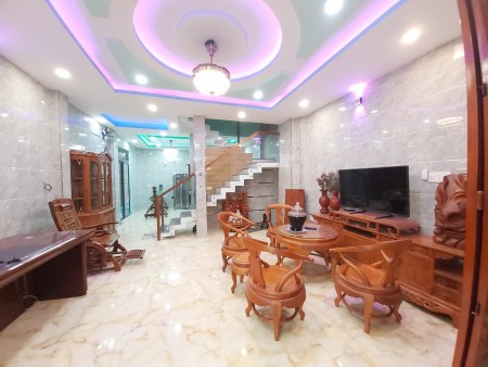 Bán Nhà Tân Phú 52m2 3 tầng 4x13,5m Giá 5,45 tỷ