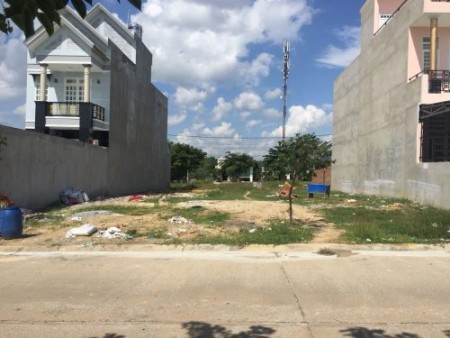 BÁN GẤP 2 CĂN NHÀ 300M2 QUAY MẶT TIỀN 18M CÓ 8 PHÒNG TRỌ CHO THUÊ TẠI KHU HÀNH CHÍNH MỚI BD LH: 0359.147.158
