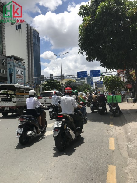 Cho thuê nhà trống suốt, MT đường Cộng Hòa, P12 Tân Bình. 1T2L, 6x16m.