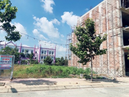 Cần bán đất thổ cư ngay KDC D2D đường N3, giá 745tr, DT 84m2, SHR, 0563603460 Nguyên.