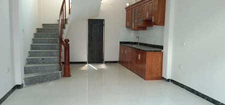 CẦN BÁN GẤP NHÀ THANH LÃM 30M2 MẶT TIỀN 4.8M GIÁ 1,8 TỶ