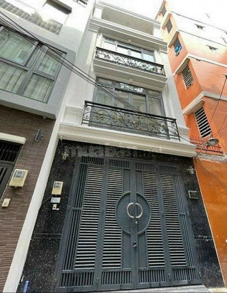 Bán Nhà đường Láng 5,5 tỷ ô tô vào nhà 40m 4 tầng