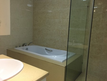Cho thuê căn hộ CC Eurowindow 27 Trần Duy Hưng 2Pn 140m2 đầy đủ nội thất. Giá:16Tr/Tháng